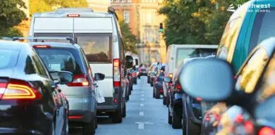 How Should Beginners Approach Driving in Heavy Traffic for the First Time